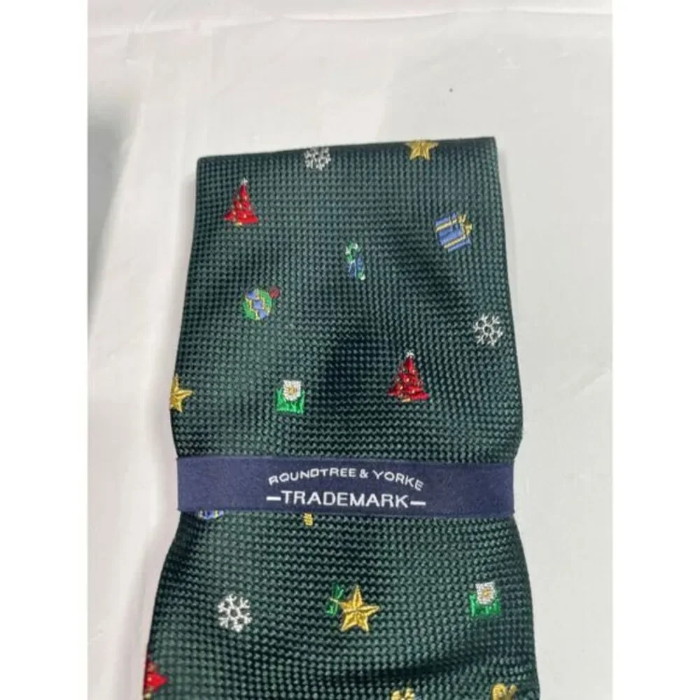 Roundtree & Yorke Christmas Holiday Tie Green Blue Festive Novelty Men's Necktie